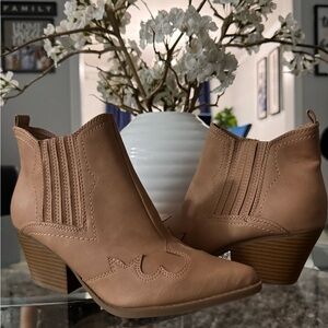 Indigo Rd Western Cowboy Boots Womens 8M Light Brown Faux Leather Pointed Toe